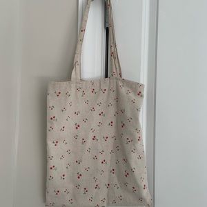 Tote bag